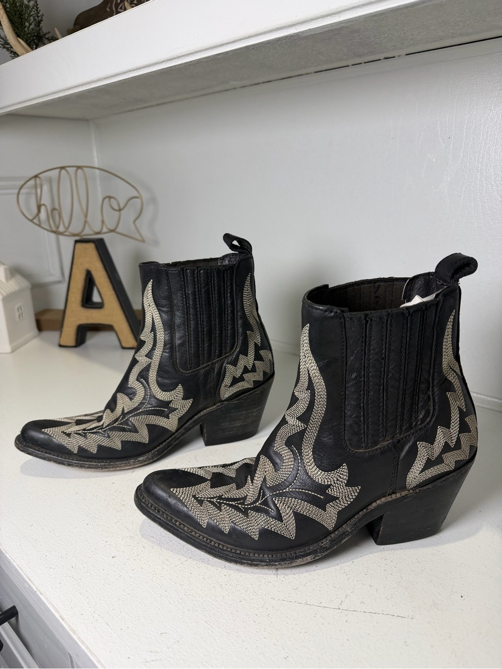 Liberty Black Womens 8B Black Leather Embroidered Western Chelsea Ankle Boots